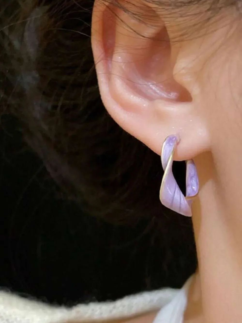 Lavender Twist Hoop Earrings - Women Jewelry R 597